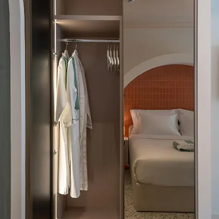 Coo Boutique - Adults Only 4*